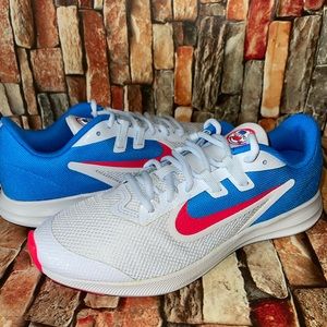 Nike running/training shoes women’s size 8.5 new